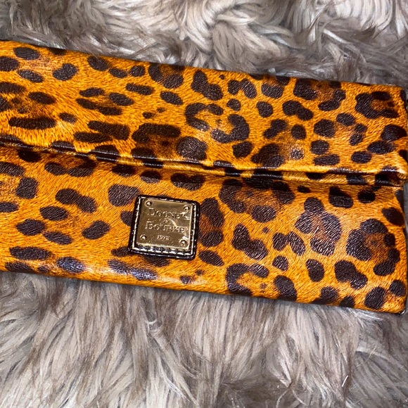 Designer Clutch - Picture 3 of 9